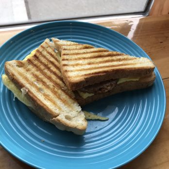 Red Elm Cafe - Turkey sausage sandwich on sourdough toast - Cafes Near Me - Tacoma, Washington