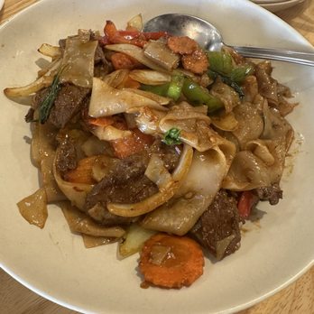 Ari's Thai Eatery - Drunken noodles - Thai Near Me - Azusa, California Ari's Thai Eatery - Drunken noodles - Thai Near Me - Azusa, California