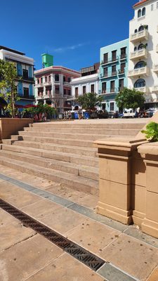 Plaza Colón by null