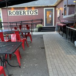 Roberto's - Out front