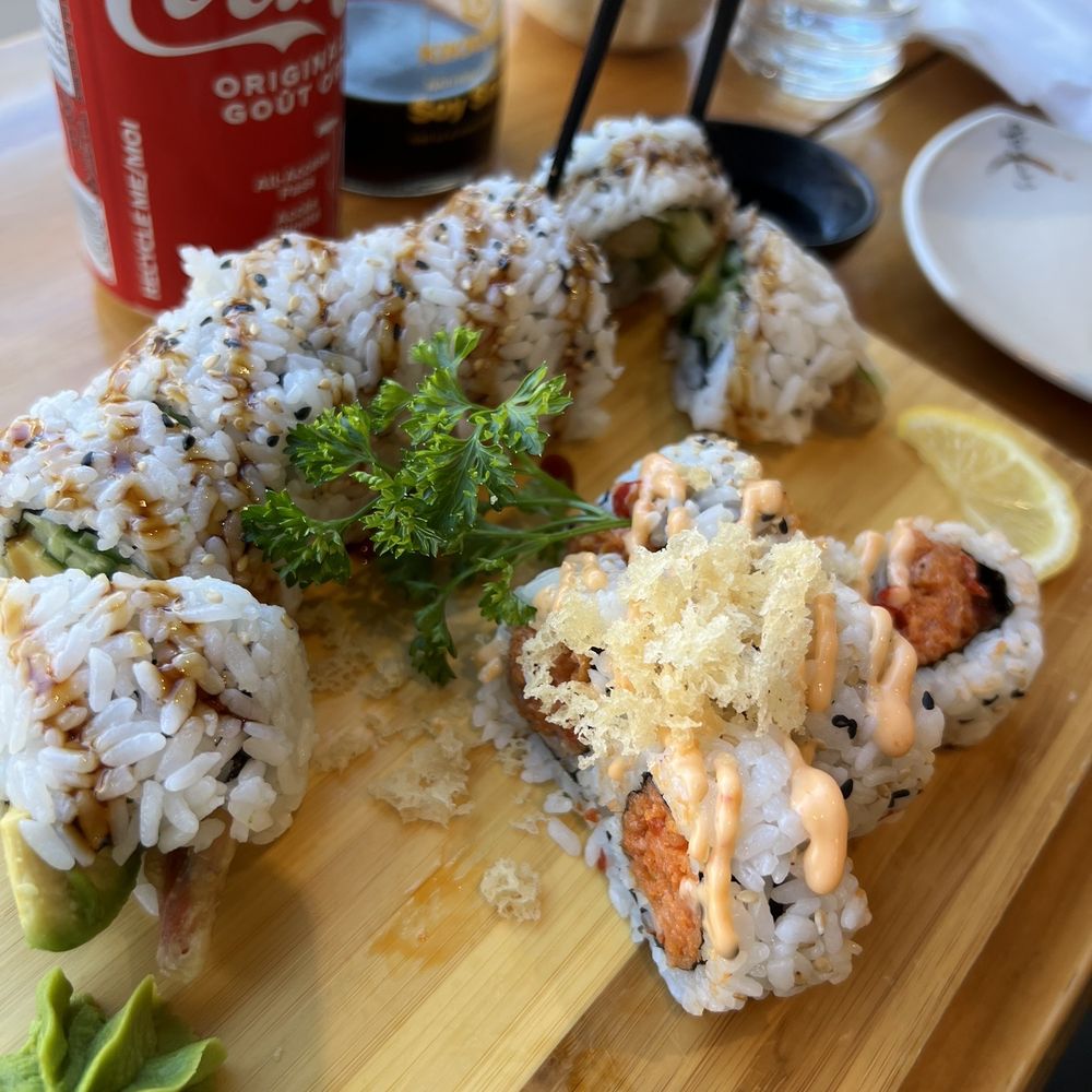 Sushi Bar - Spicy rolls rainbow rolls crunchy rolls - Japanese Near Me - Toronto, Ontario Sushi Bar - Spicy rolls rainbow rolls crunchy rolls - Japanese Near Me - Toronto, Ontario