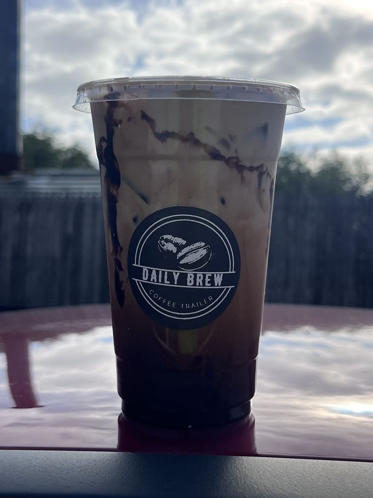 daily brew Logo