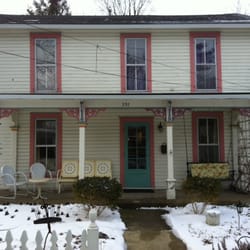 Porch House Bed & Breakfast - Despite time worn appearance, this historic property is lovely inside. Charming, cozy. This is the guest cottage house.