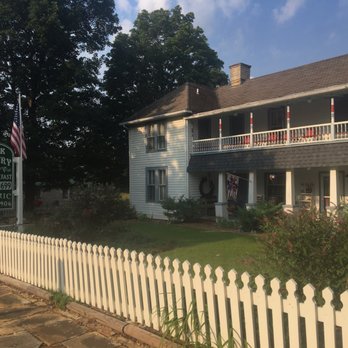 Ozark Country - Ozark Country Inn Bed and Breakfast - Bed & Breakfast Near Me - Mountain View, Arkansas
