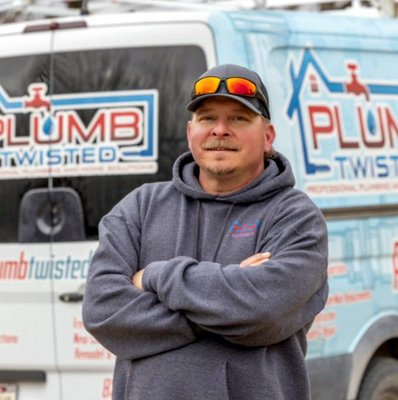 Plumb Twisted Logo