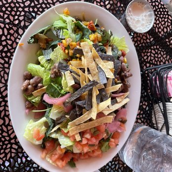 Twin Rocks Cafe - Three sisters salad with apple green chili vinaigrette - Cafes Near Me - Bluff, Utah Twin Rocks Cafe - Three sisters salad with apple green chili vinaigrette - Cafes Near Me - Bluff, Utah