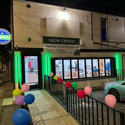 Minna Mediterranean Restaurant - The restaurant exterior at night