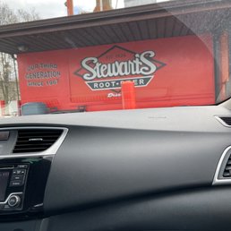 They come to the car to get your order . They come to the car to get your order .