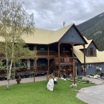 Yoho National Park - The Truffle Pigs Lodge - good for lunch unless you brought food to have a picnic. - Hiking Near Me - Field, British Columbia