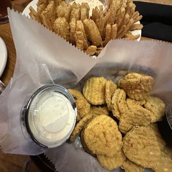 Texas Roadhouse - Blooming onion and Fried Pickles - American Near Me - San Antonio, Texas