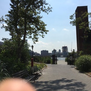 East River Park - Parks Near Me - New York, New York East River Park - Parks Near Me - New York, New York