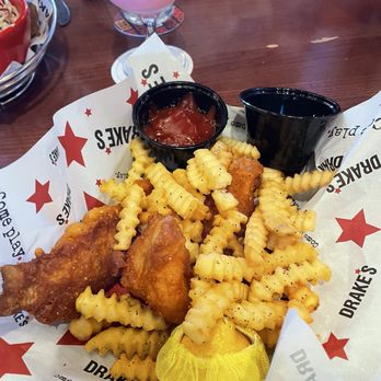 Drake's Murfreesboro - Fried fish - Burgers Near Me - Murfreesboro, Tennessee