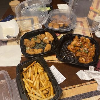 Twin Peaks - There's garlic, chicken, honey, chicken, your spicy, Asian, chicken and french fries. Note for take out the french fries were piping hot.. - New American Near Me - Oklahoma City, Oklahoma Twin Peaks - There's garlic, chicken, honey, chicken, your spicy, Asian, chicken and french fries. Note for take out the french fries were piping hot.. - New American Near Me - Oklahoma City, Oklahoma