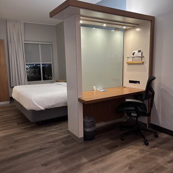 SpringHill Suites by Marriott Houston Intercontinental Airport - Writing desk - Hotels Near Me - Houston, Texas SpringHill Suites by Marriott Houston Intercontinental Airport - Writing desk - Hotels Near Me - Houston, Texas
