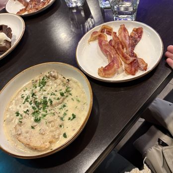 Twisted Fork Brunch Company - Biscuits & gravy - Breakfast & Brunch Near Me - Bellmore, New York
