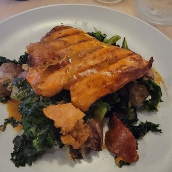 Primo Waterfront - Salmon with potatoes, kale and Newburgh Sauce - Italian Near Me - Newburgh, New York Primo Waterfront - Salmon with potatoes, kale and Newburgh Sauce - Italian Near Me - Newburgh, New York