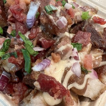 Minasa - Closeup of the lechon kawali sisig fries. Yum!!! - Filipino Near Me - Waipahu, Hawaii Minasa - Closeup of the lechon kawali sisig fries. Yum!!! - Filipino Near Me - Waipahu, Hawaii