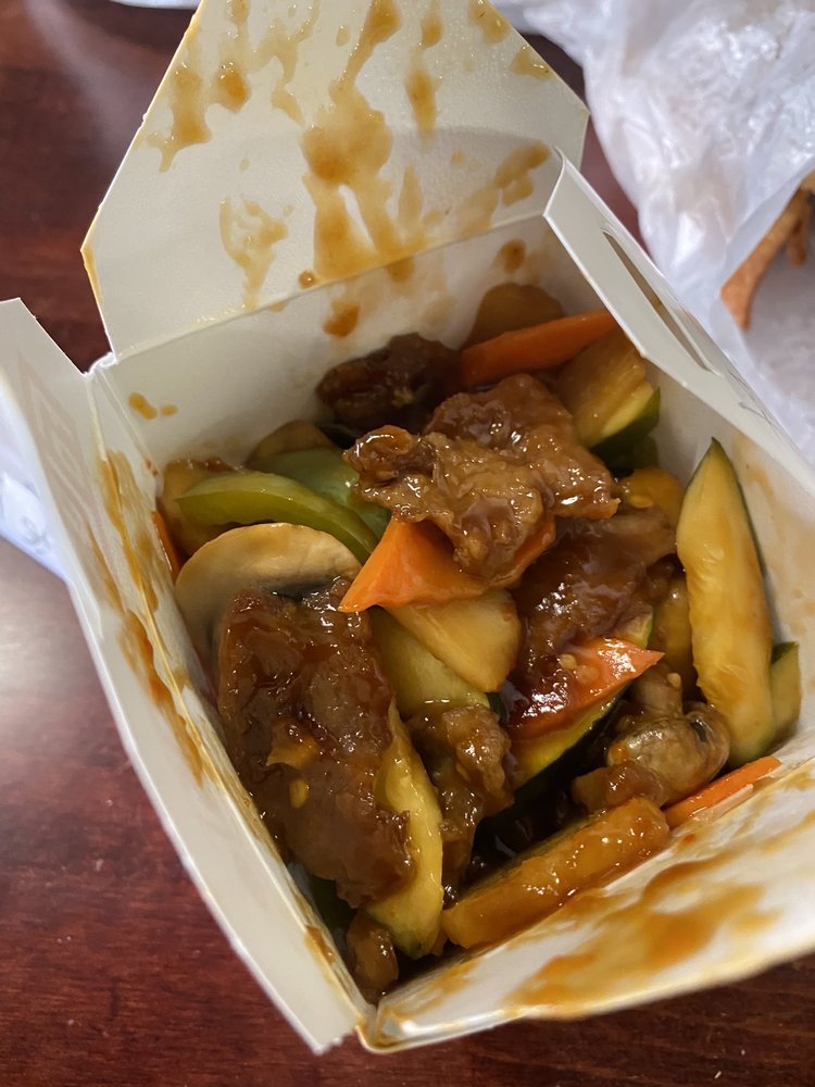 GOLDEN DRAGON Updated November 2024 71 Photos & 121 Reviews 945 N