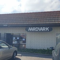 Aardvark Clay & Supplies - Store front
