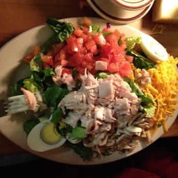 Jake's Diner - Cobb salad - very fresh - American Near Me - Bend, Oregon