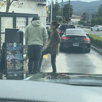 Starbucks - Coffee & Tea Near Me - Glendale, California