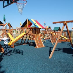 Backyard Fun/Rainbow Play Systems - Showroom
