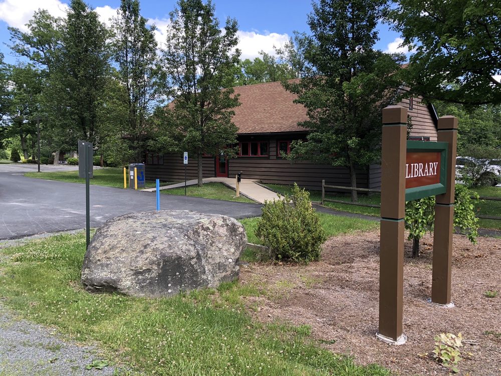 HEMLOCK FARMS LIBRARY Updated August 2024 Lookout Dr, Hawley