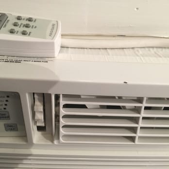 Capri - Ants all over, and crawling on the AC. - Hotels Near Me - Southampton, New York Capri - Ants all over, and crawling on the AC. - Hotels Near Me - Southampton, New York
