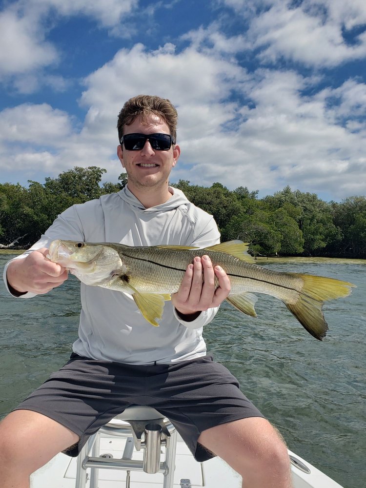 Fishing 4 Reel Charters Logo