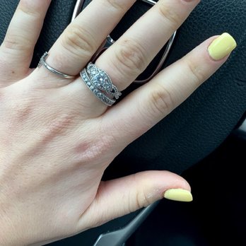 Divine Nail Spa - Nail Salons Near Me - Niagara Falls, New York