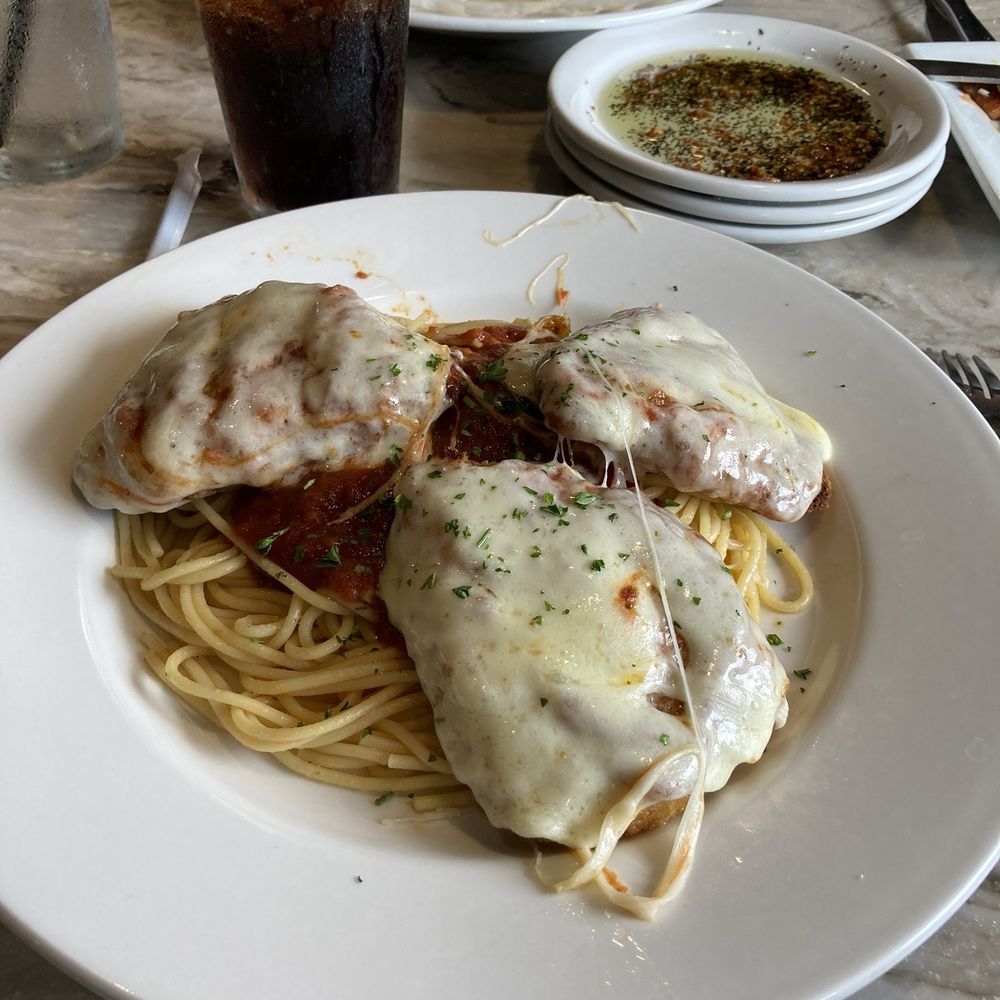 Papa Vinos Italian Kitchen - Chicken Parm - Italian Near Me - Warsaw, Indiana Papa Vinos Italian Kitchen - Chicken Parm - Italian Near Me - Warsaw, Indiana
