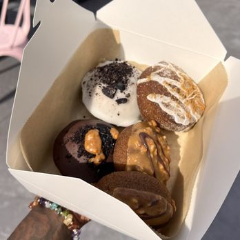 The Donut Trap - Ice Cream & Frozen Yogurt Near Me - Saint Paul, Minnesota
