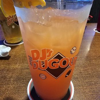 DJ's Dugout - 32oz Tropical Beer - American Near Me - Bellevue, Nebraska