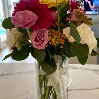 Lavonne's Florals - This is the arrangement that I bought my daughter. But it is 10 days LATER!
STILL FRESH AND BEAUTIFUL! - Florists Near Me - Newport Beach, California Lavonne's Florals - This is the arrangement that I bought my daughter. But it is 10 days LATER!
STILL FRESH AND BEAUTIFUL! - Florists Near Me - Newport Beach, California