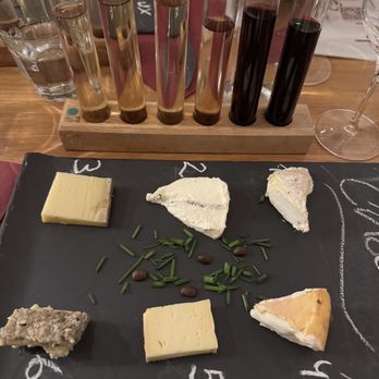 Les Petits Crus - Wine Bars Near Me - Paris, 75 Les Petits Crus - Wine Bars Near Me - Paris, 75