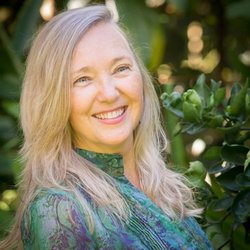 Healing Resource Hawaii - Kauakea Winston is an energy healer and astrologer in Honoka'a on the Big island. She does sessions in person and on Zoom.