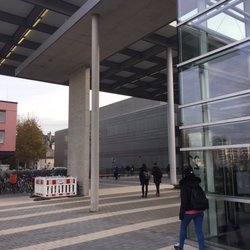 Universitäts-Klinikum - Eingangsbereich
