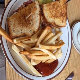 Rueben and French fries