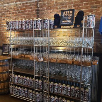 Tapville Social - Naperville - Drink and Beer to go - Bars Near Me - Naperville, Illinois Tapville Social - Naperville - Drink and Beer to go - Bars Near Me - Naperville, Illinois