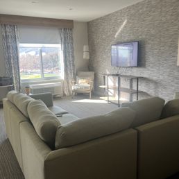 We had a large room with a living room, 2 bathrooms and a large bedroom with a table in it. It was a weird layout.