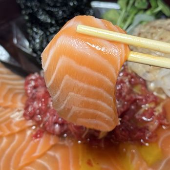 Izakaya Seasun - wagyu beef tartare & salmon sashimi - Izakaya Near Me - New York, New York
