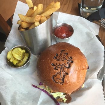 Brown Dog Cafe - Cocktail Bars Near Me - Blue Ash, Ohio