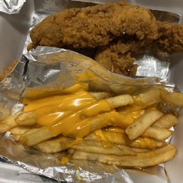 No damn cheese! There like 10 fries No damn cheese! There like 10 fries