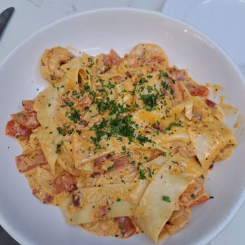 26 Beach Restaurant - Cajun shrimp papardelle. This was spicy, fresh big shrimp and I loved it. - New American Near Me - Venice, California