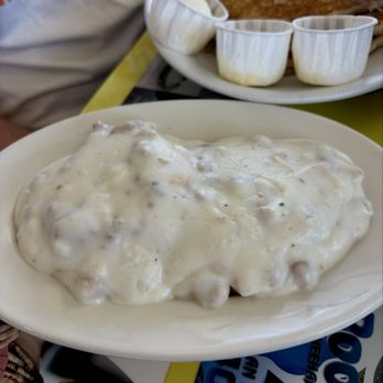 Poochie's Place - Biscuits and gravy - Breakfast & Brunch Near Me - Amelia, Ohio Poochie's Place - Biscuits and gravy - Breakfast & Brunch Near Me - Amelia, Ohio