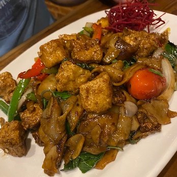 Mayuree Thai Tavern - Drunken Noodles - Thai Near Me - Baltimore, Maryland Mayuree Thai Tavern - Drunken Noodles - Thai Near Me - Baltimore, Maryland