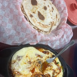 El Kuinito Taqueria - Queso Flameado