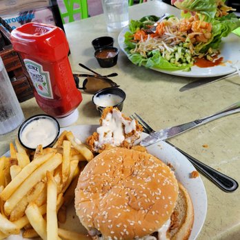 Caroline's - Fried Fish sandwich and shrimp lettuce wraps - American Near Me - Key West, Florida Caroline's - Fried Fish sandwich and shrimp lettuce wraps - American Near Me - Key West, Florida