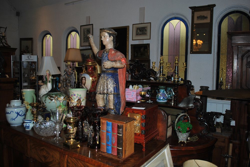 TURNER CHAPEL ANTIQUES Updated September 2024 37 Lakeshore Road W, Oakville, Ontario