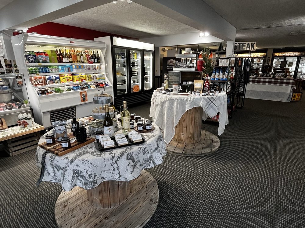 Maplecrest Meats & More Logo